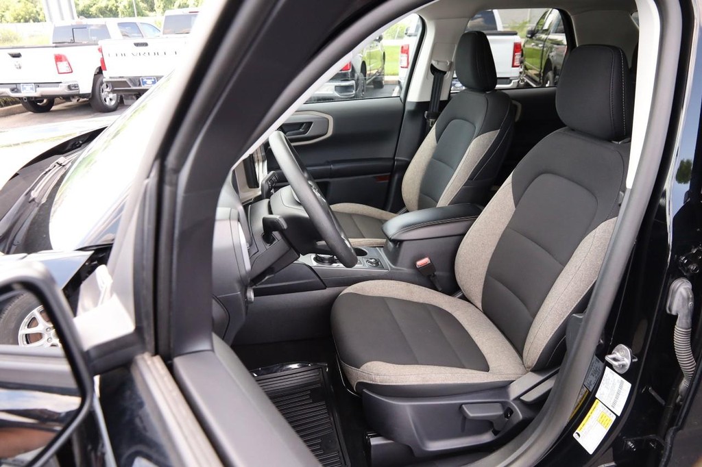 Ford Bronco Sport Vehicle Full-screen Gallery Image 08