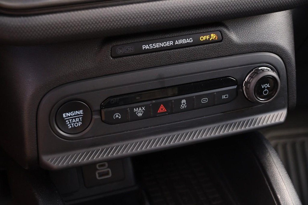 Ford Bronco Sport Vehicle Full-screen Gallery Image 17