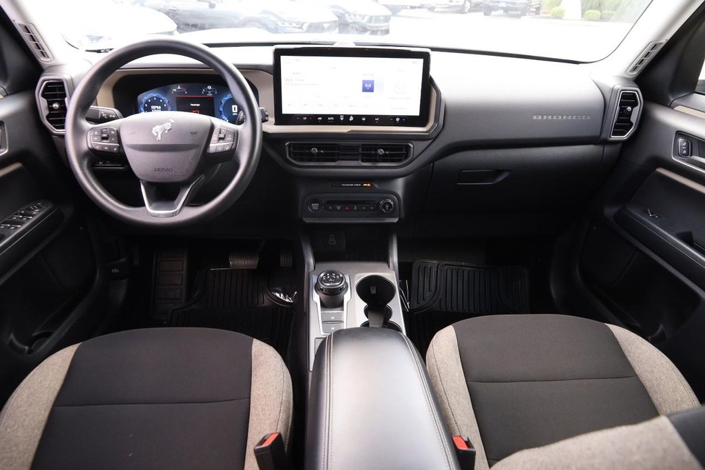 Ford Bronco Sport Vehicle Full-screen Gallery Image 20