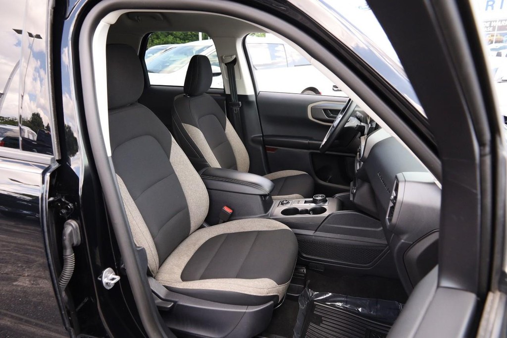 Ford Bronco Sport Vehicle Full-screen Gallery Image 25
