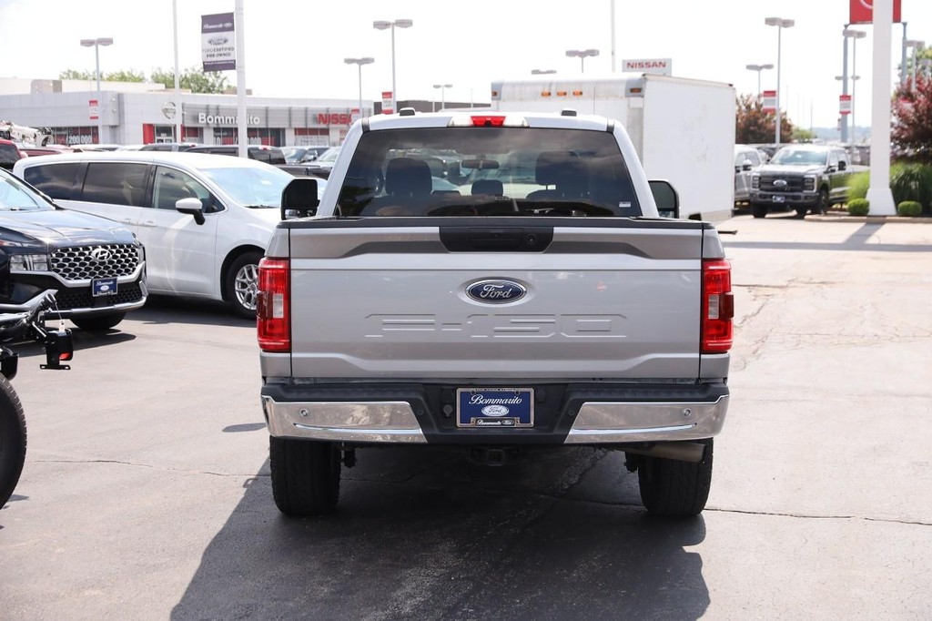 Ford F-150 Vehicle Full-screen Gallery Image 6
