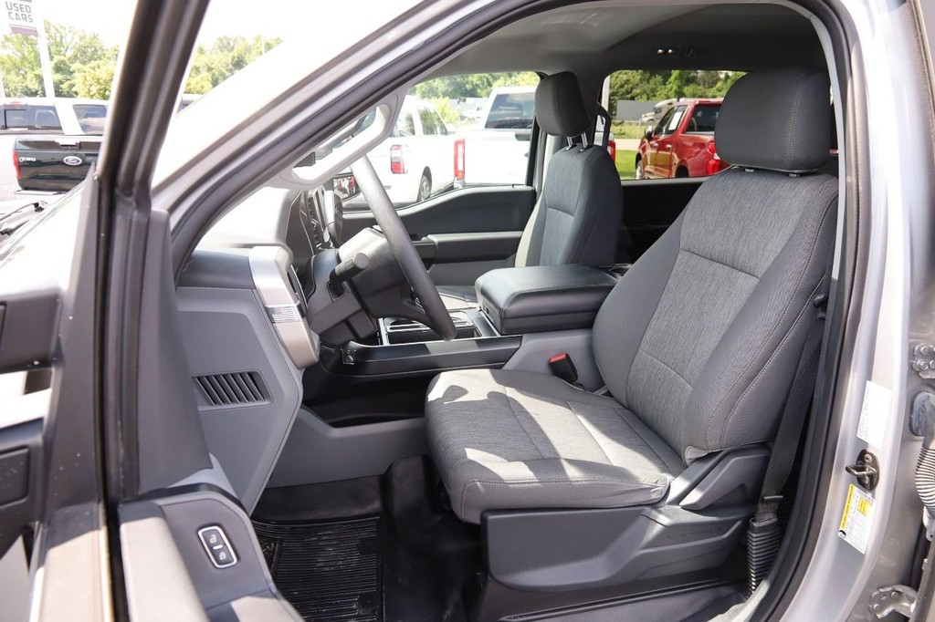 Ford F-150 Vehicle Full-screen Gallery Image 8
