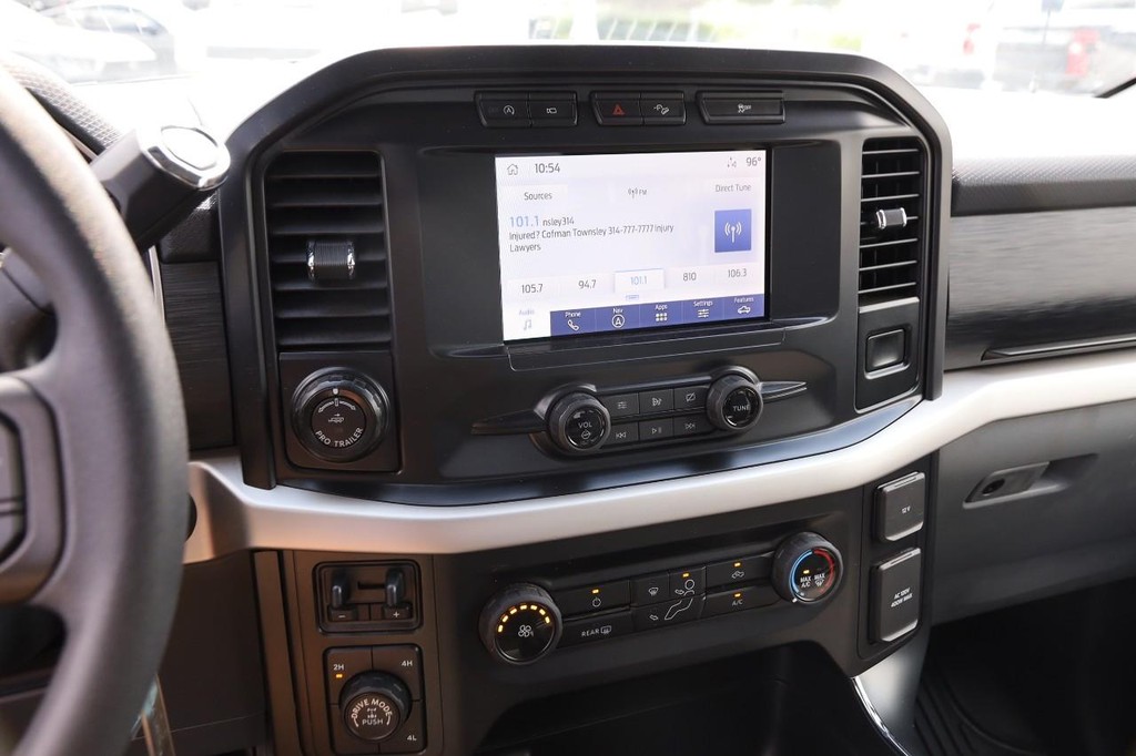Ford F-150 Vehicle Full-screen Gallery Image 16