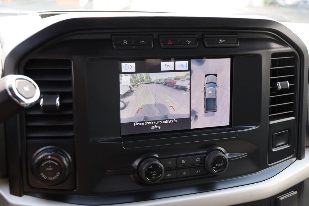 Ford F-150 Vehicle Full-screen Gallery Image 18