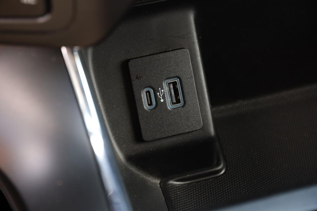 Ford F-150 Vehicle Full-screen Gallery Image 20