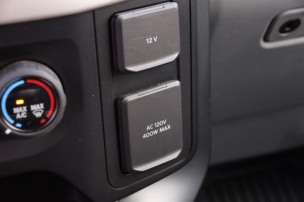 Ford F-150 Vehicle Full-screen Gallery Image 22