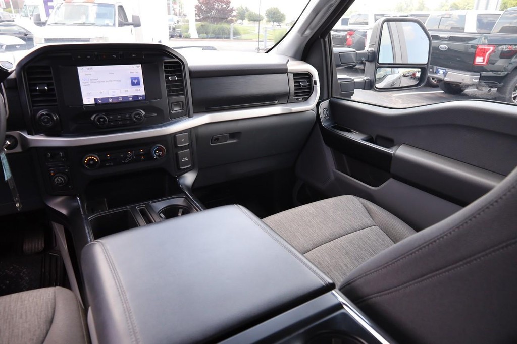 Ford F-150 Vehicle Full-screen Gallery Image 27