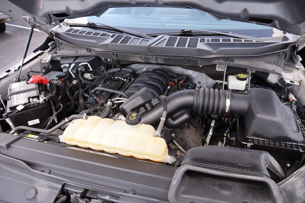 Ford F-150 Vehicle Full-screen Gallery Image 29