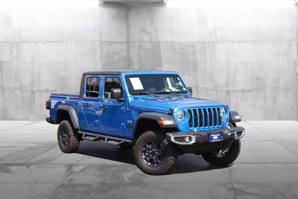 Jeep Gladiator Vehicle Image 02