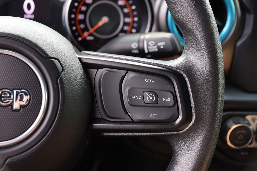 Jeep Gladiator Vehicle Image 12