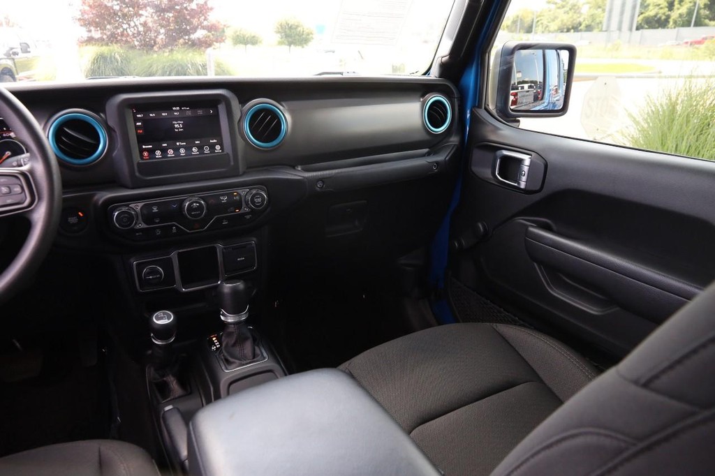 Jeep Gladiator Vehicle Image 25