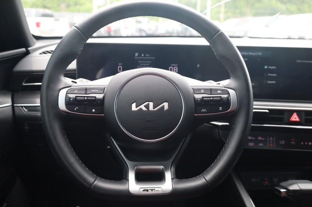 Kia K5 Vehicle Full-screen Gallery Image 7