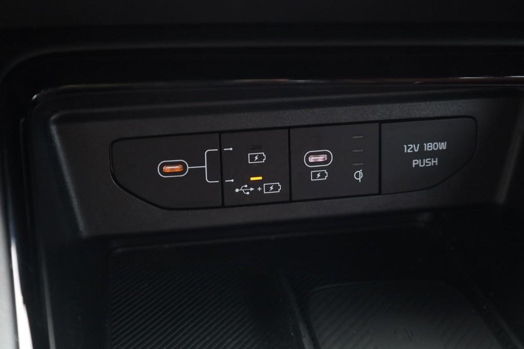 Kia K5 Vehicle Full-screen Gallery Image 16