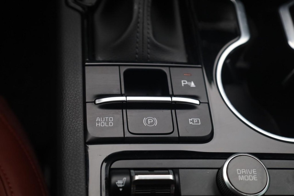 Kia K5 Vehicle Full-screen Gallery Image 17