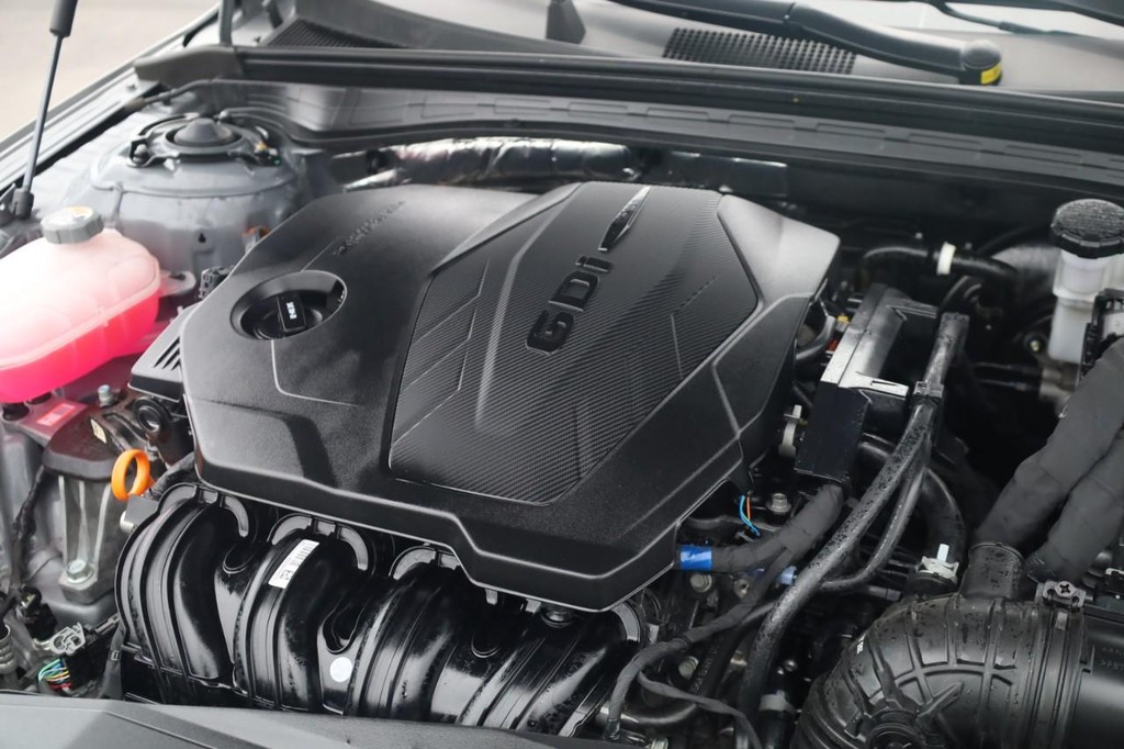 Kia K5 Vehicle Full-screen Gallery Image 26