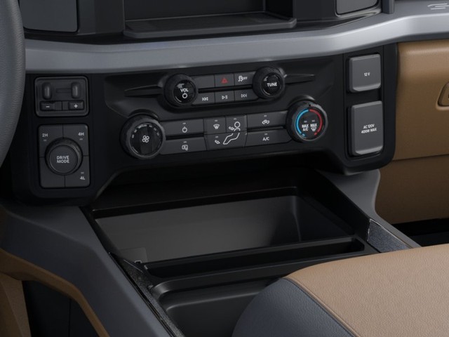 Ford Super Duty F-350 DRW Vehicle Full-screen Gallery Image 15