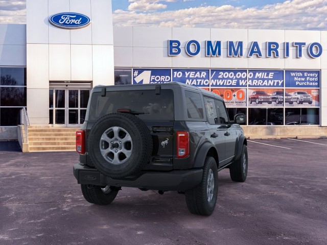 Ford Bronco Vehicle Full-screen Gallery Image 8