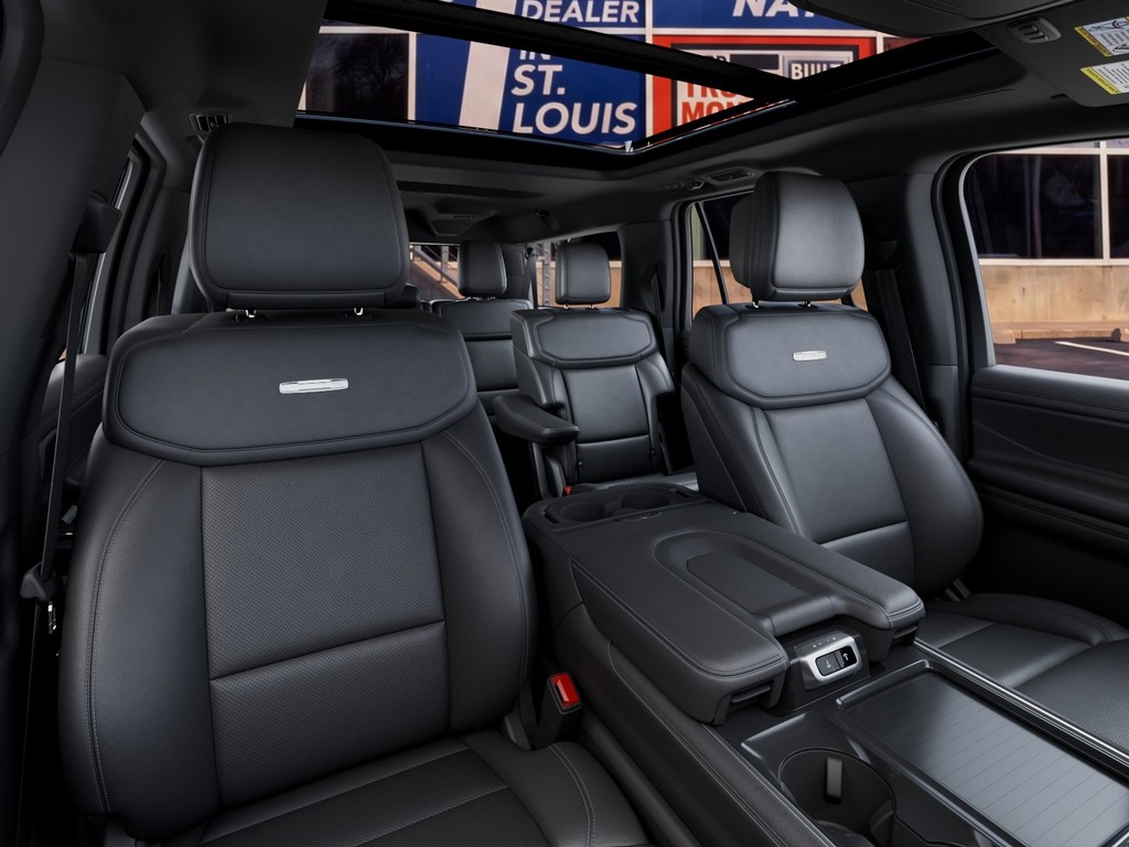 Ford Expedition Max Vehicle Image 10