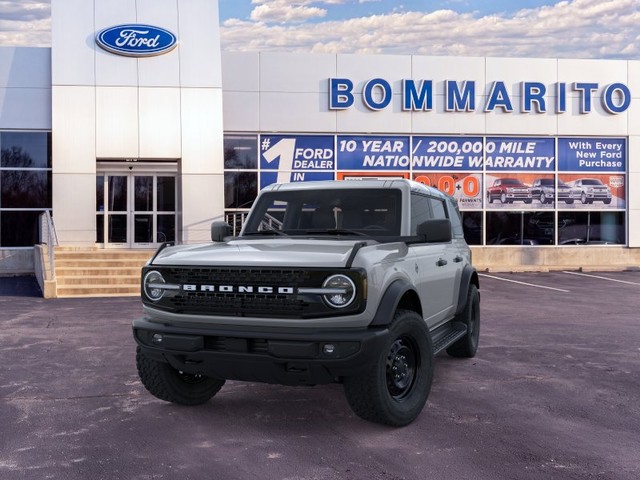 Ford Bronco Vehicle Full-screen Gallery Image 2