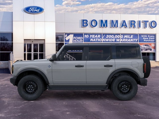 Ford Bronco Vehicle Full-screen Gallery Image 3