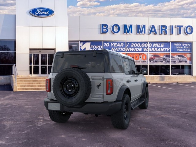 Ford Bronco Vehicle Full-screen Gallery Image 8
