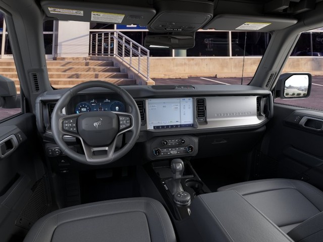 Ford Bronco Vehicle Full-screen Gallery Image 9