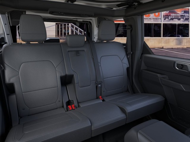 Ford Bronco Vehicle Full-screen Gallery Image 11