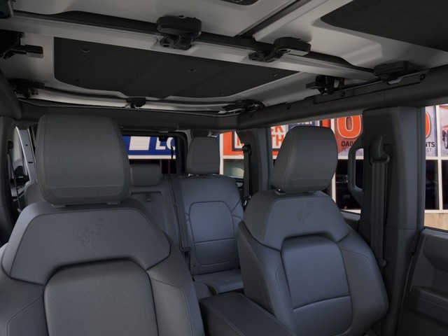 Ford Bronco Vehicle Full-screen Gallery Image 12