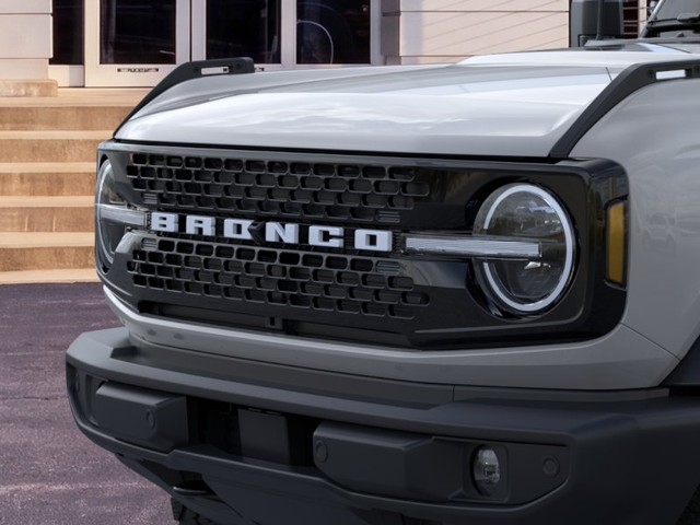 Ford Bronco Vehicle Full-screen Gallery Image 19