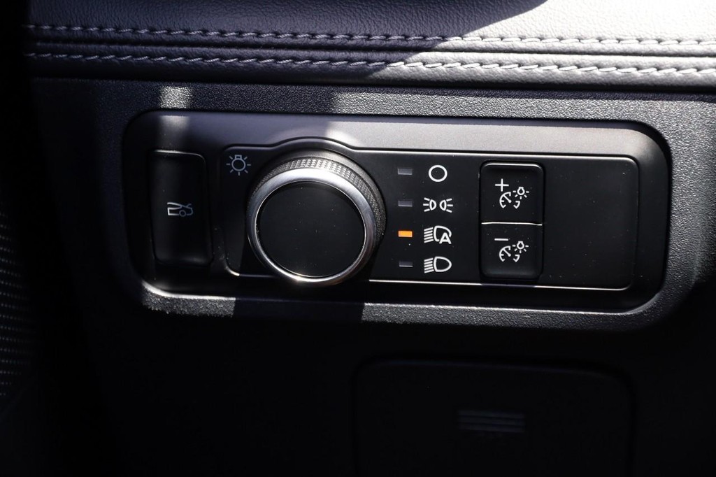 Ford Mustang Vehicle Full-screen Gallery Image 19