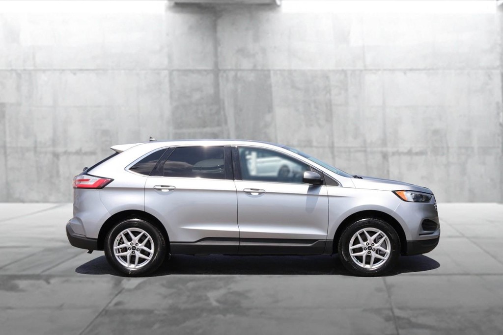 Ford Edge Vehicle Full-screen Gallery Image 5