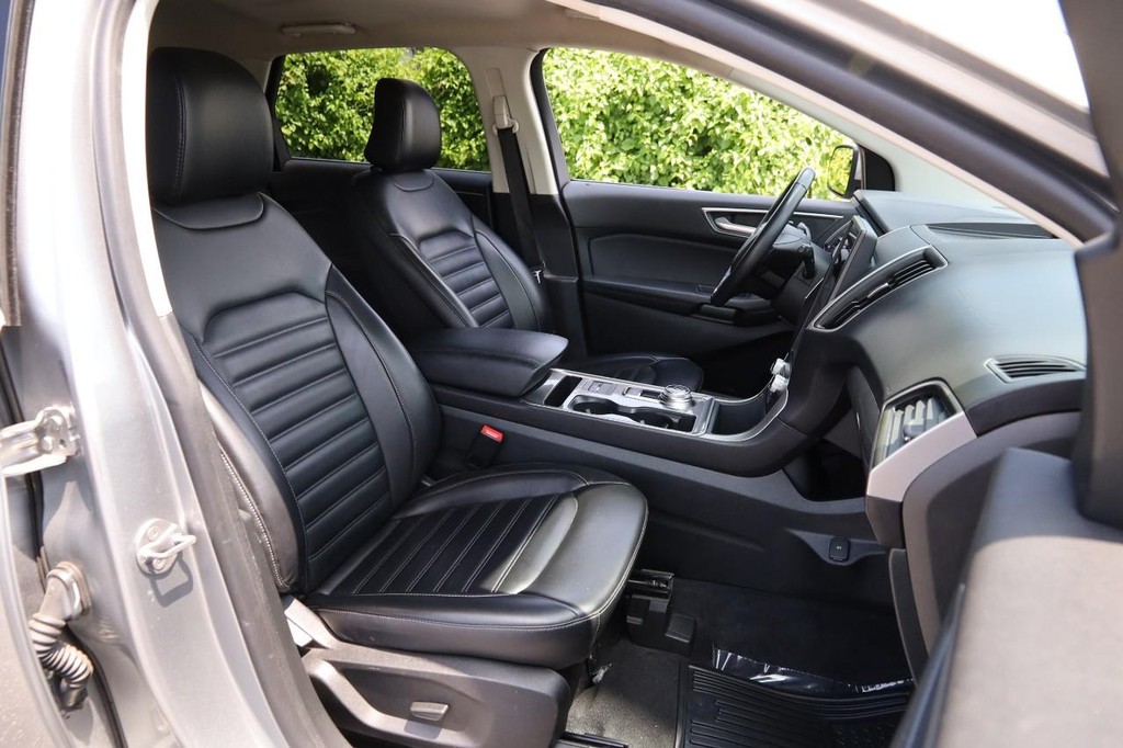 Ford Edge Vehicle Full-screen Gallery Image 28