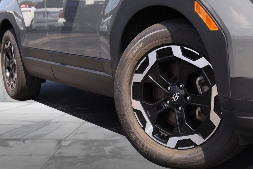 Hyundai Santa Fe Vehicle Image 03