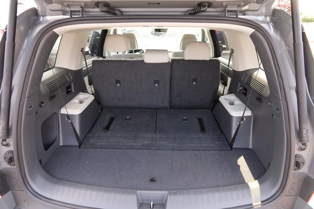 Hyundai Santa Fe Vehicle Image 07