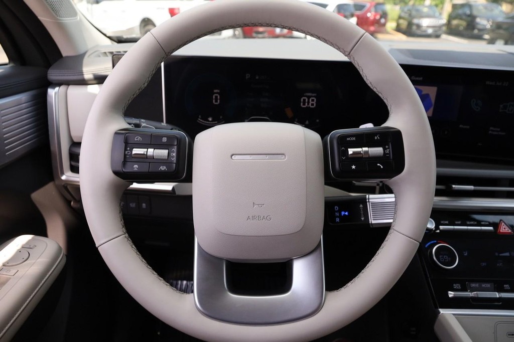 Hyundai Santa Fe Vehicle Image 13
