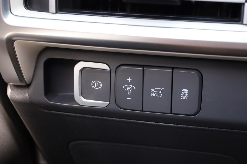 Hyundai Santa Fe Vehicle Image 24