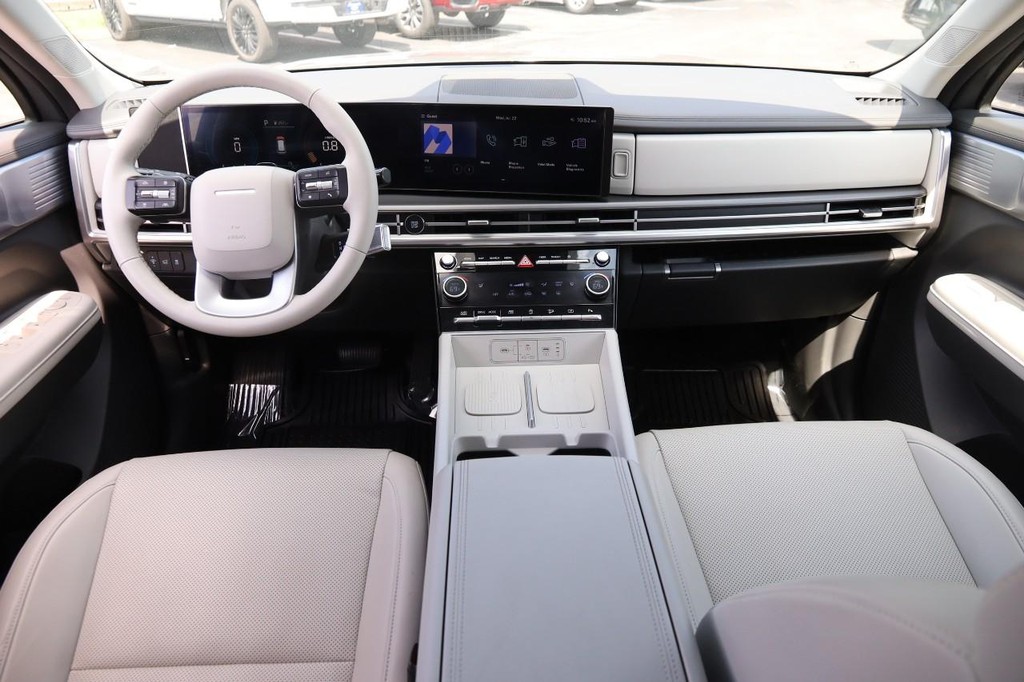 Hyundai Santa Fe Vehicle Image 25