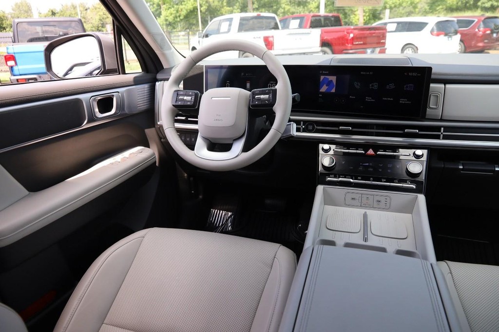 Hyundai Santa Fe Vehicle Image 26