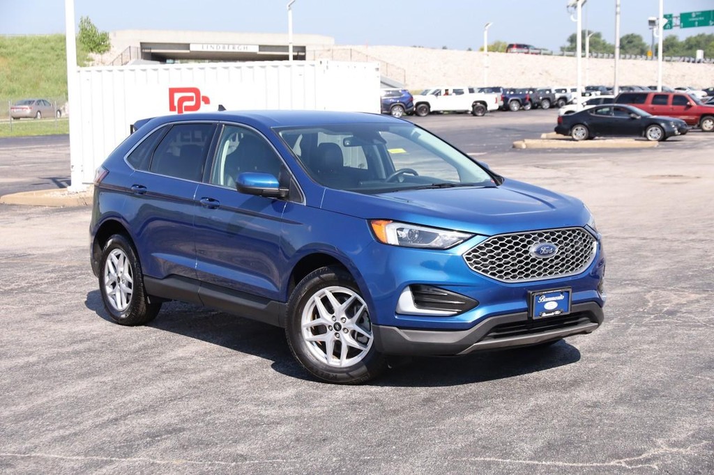 Ford Edge Vehicle Full-screen Gallery Image 2