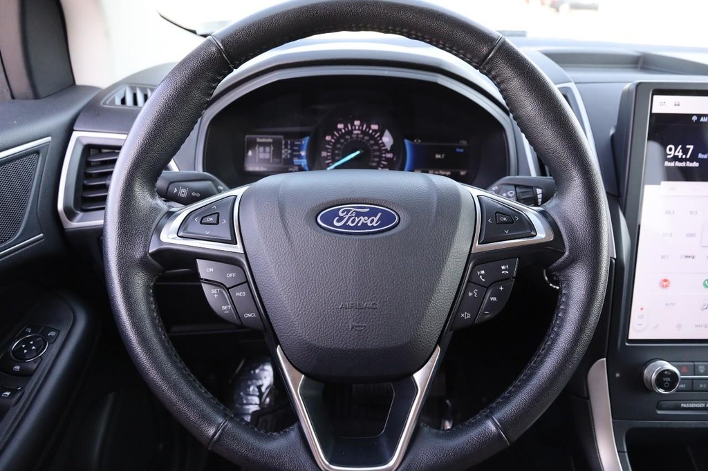 Ford Edge Vehicle Full-screen Gallery Image 10