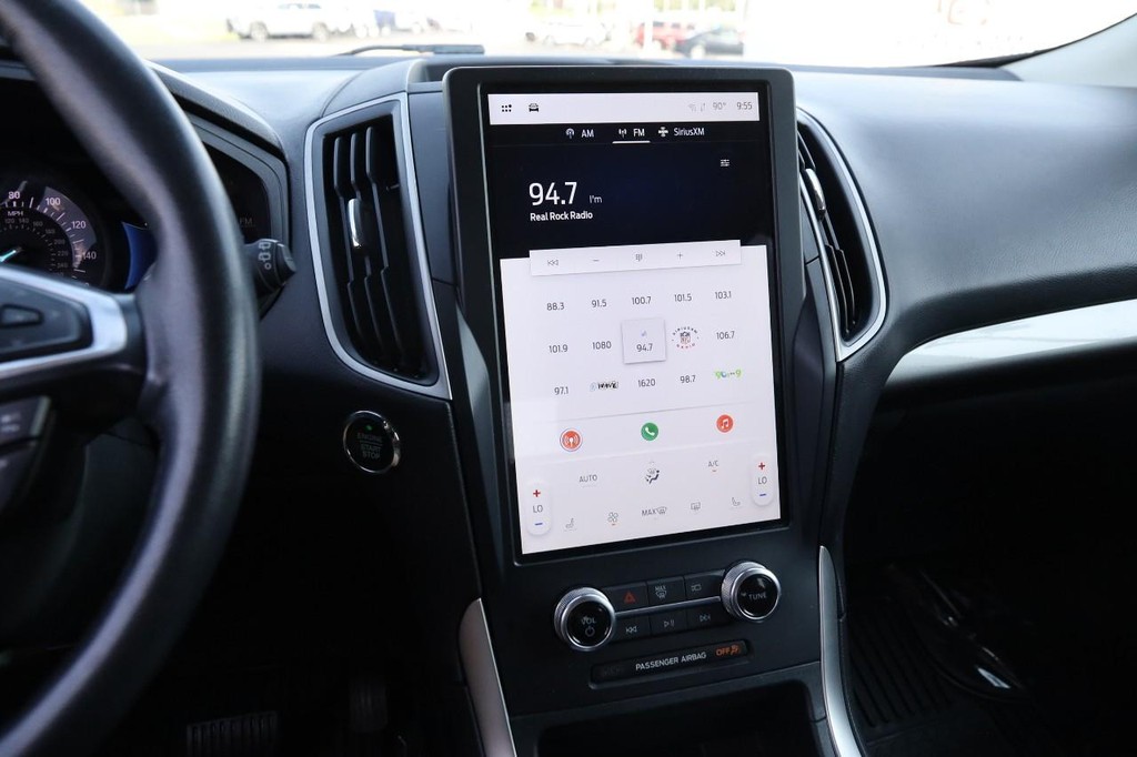 Ford Edge Vehicle Full-screen Gallery Image 15