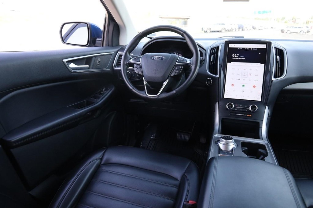 Ford Edge Vehicle Full-screen Gallery Image 22