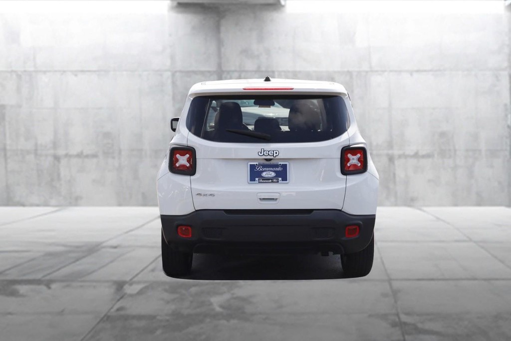 Jeep Renegade Vehicle Image 06
