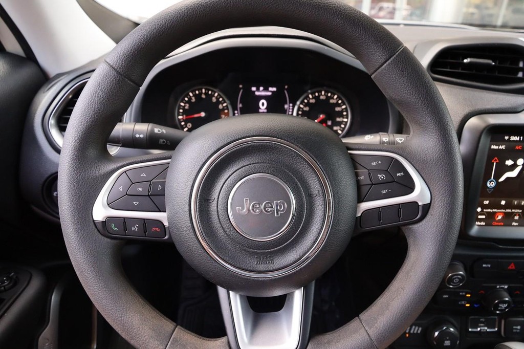 Jeep Renegade Vehicle Image 10