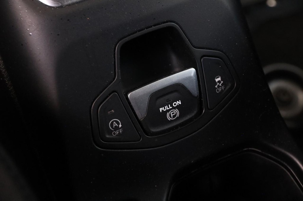Jeep Renegade Vehicle Image 20