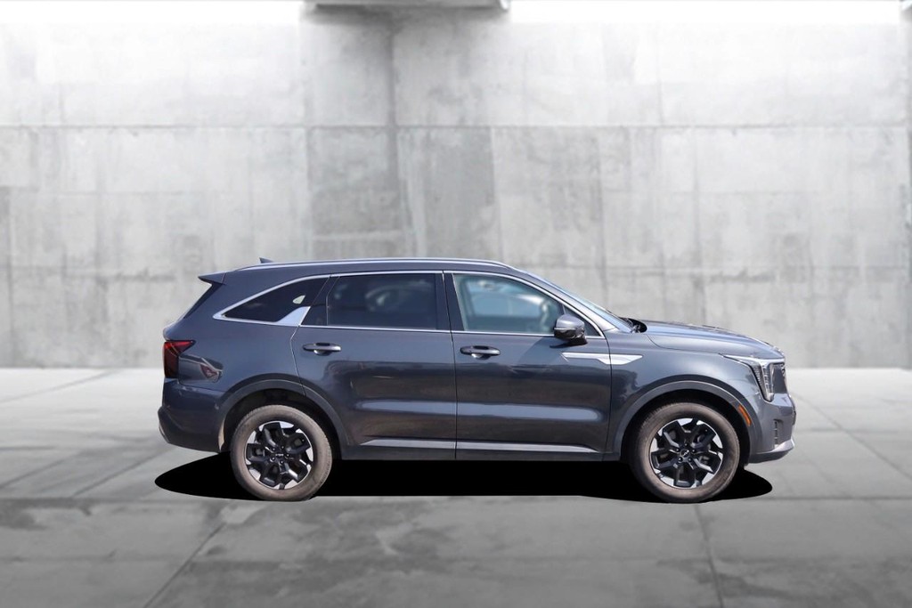 Kia Sorento Vehicle Image 05