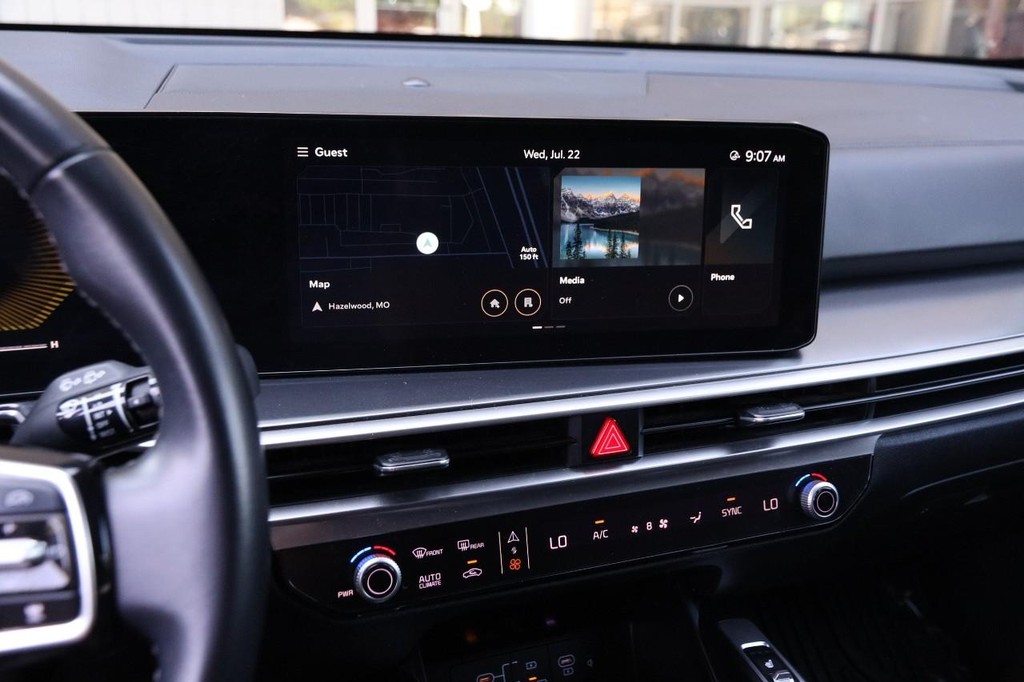 Kia Sorento Vehicle Image 17