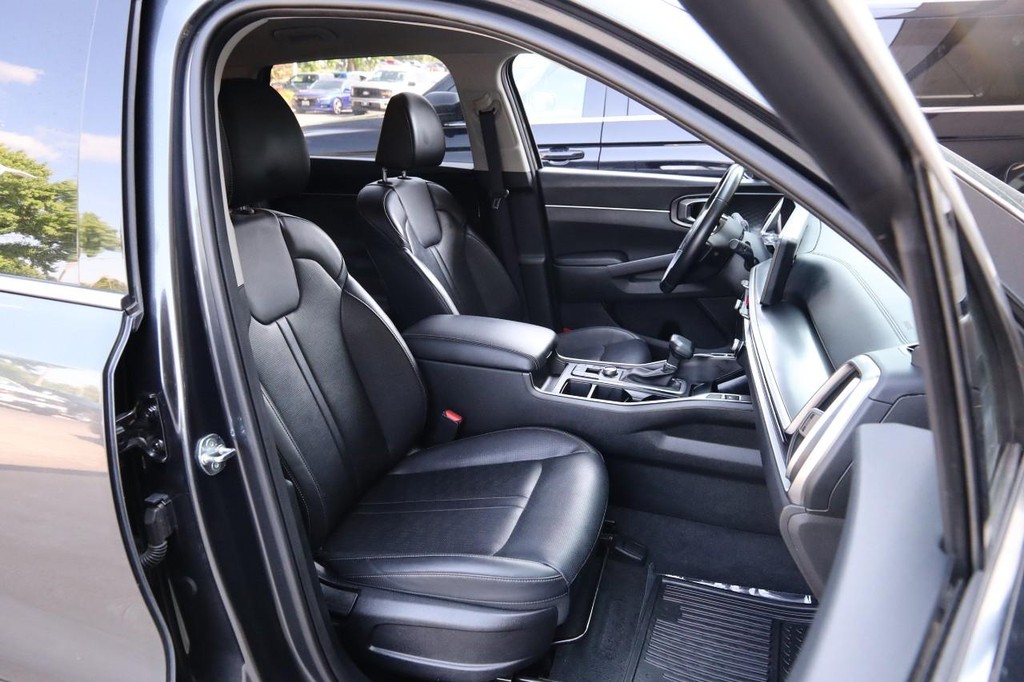 Kia Sorento Vehicle Image 30