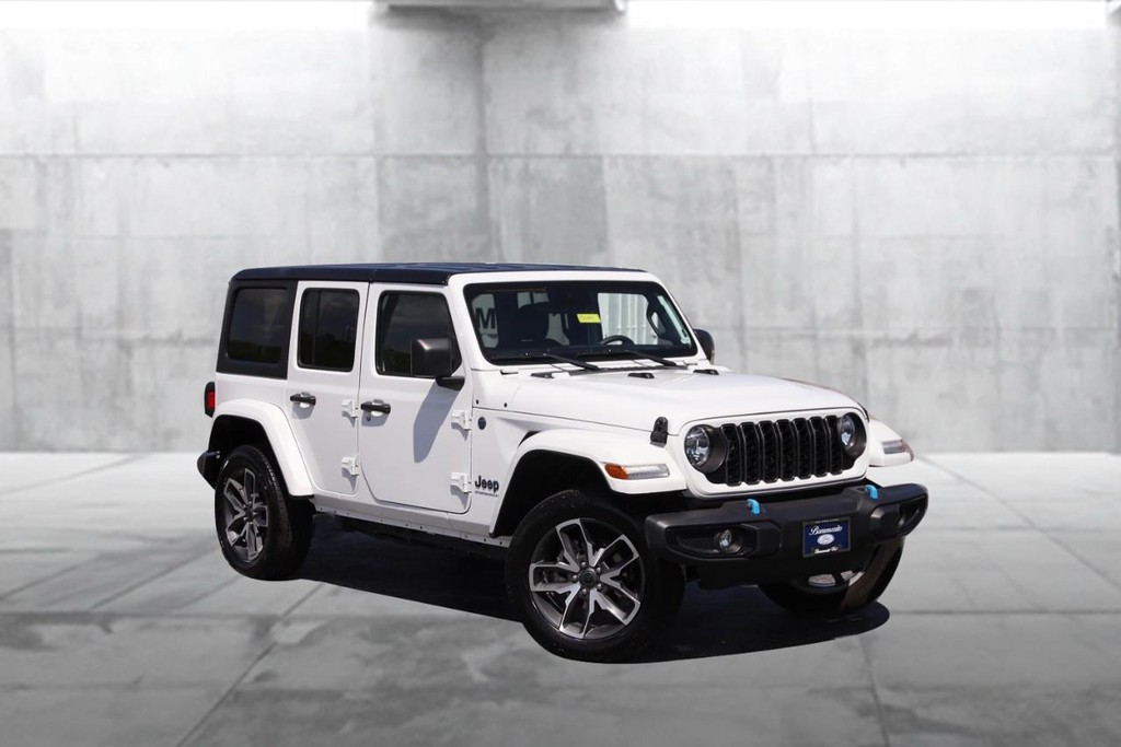 Jeep Wrangler 4xe Vehicle Full-screen Gallery Image 2