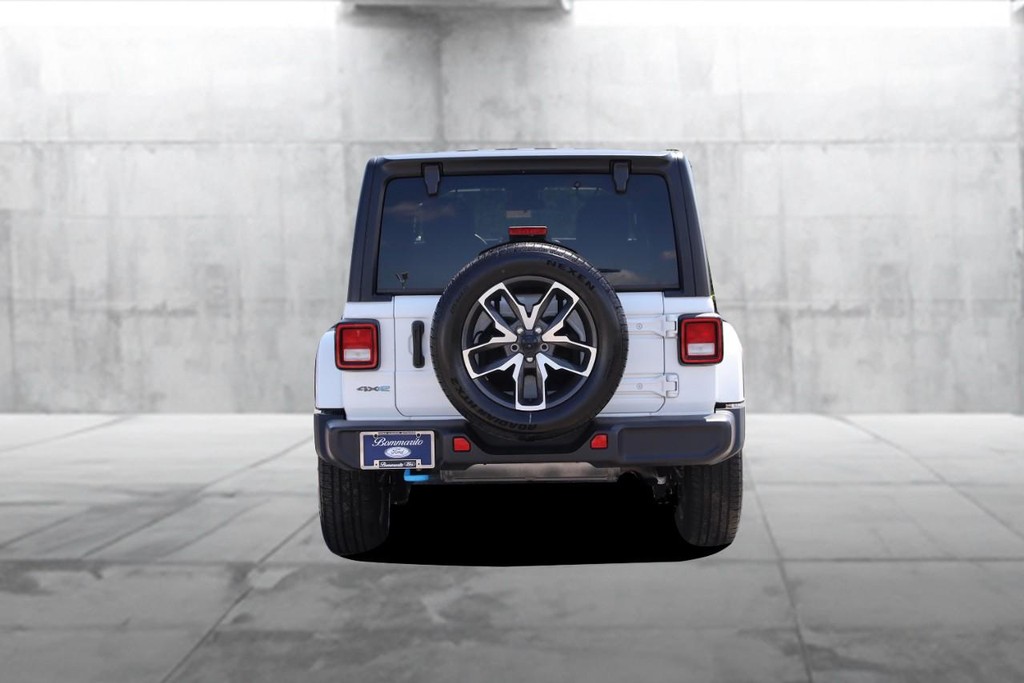 Jeep Wrangler 4xe Vehicle Full-screen Gallery Image 6